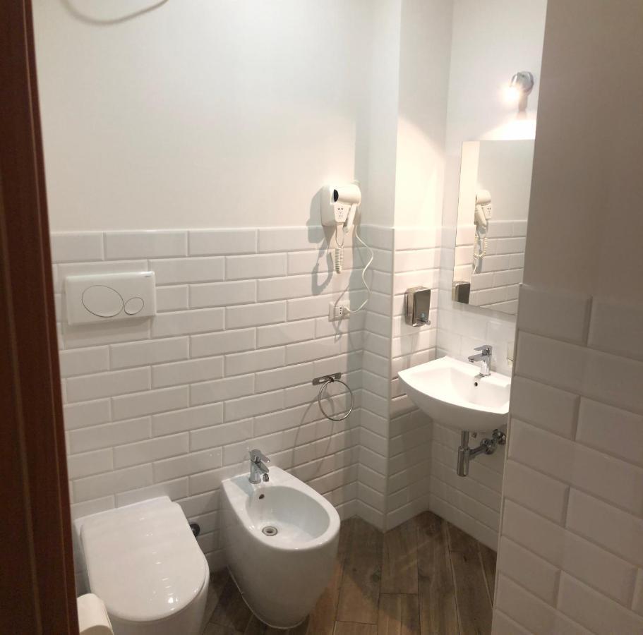 Rent Rooms Colosseum Rome Buitenkant foto